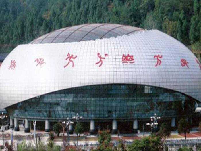 岳阳体育中心球形网架加工安装